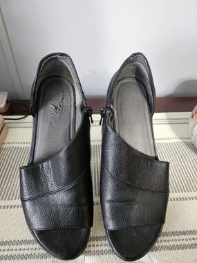 Women's Black Leather Open-Toe Slingback Mules